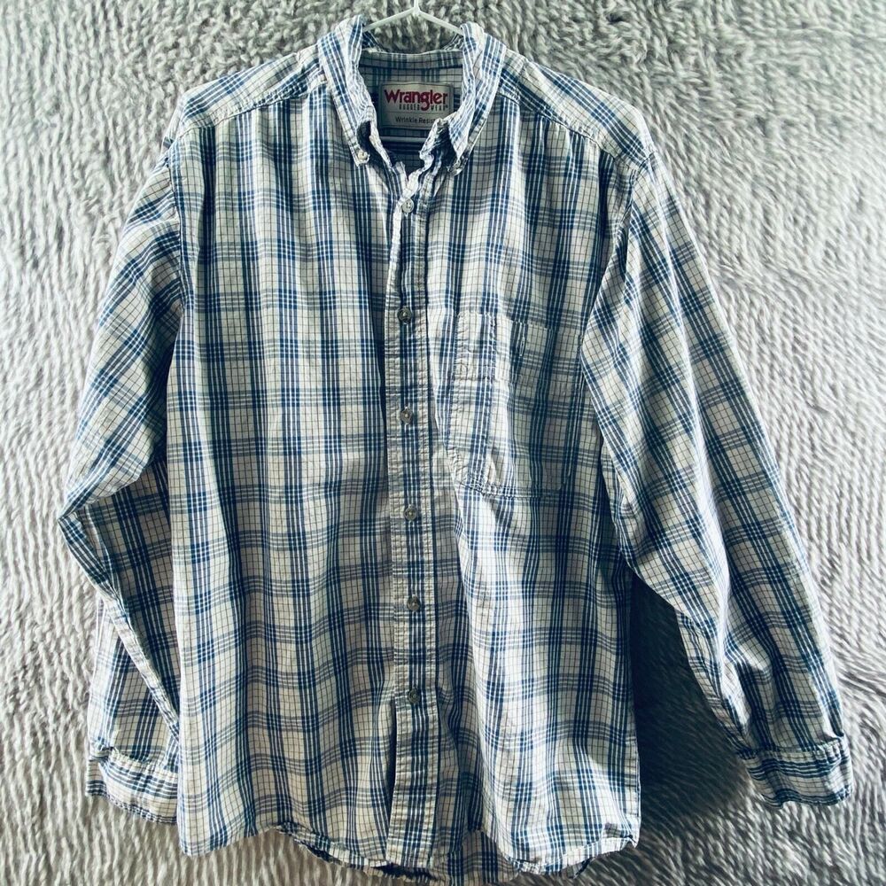 Wrangler Rugged Wear Men's Casual Button Down Plaid Long Sleeve Shirt Medium